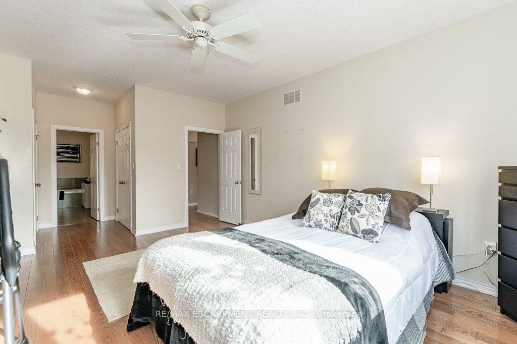 3 Gatewood Crt