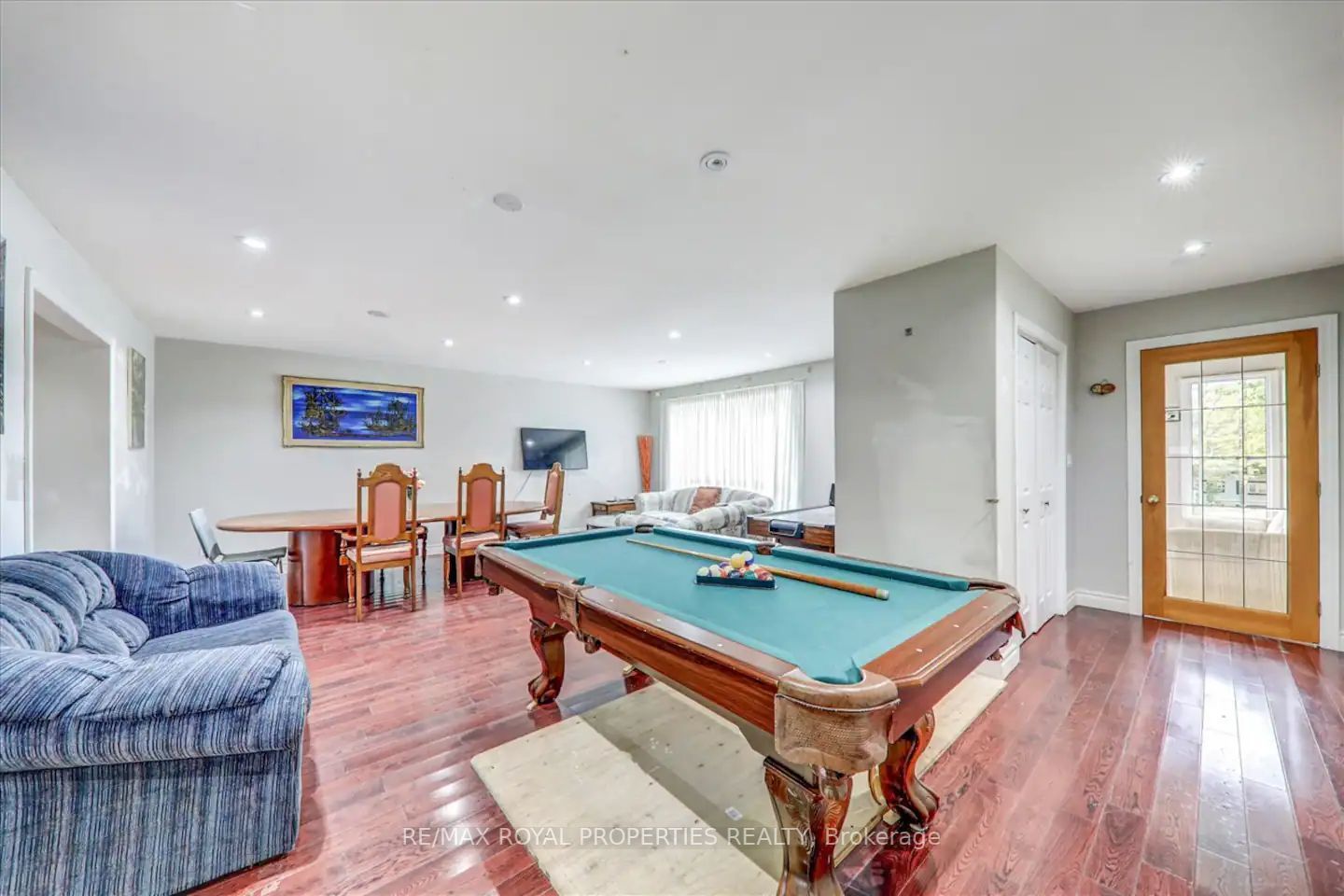 34 Robinson Ave