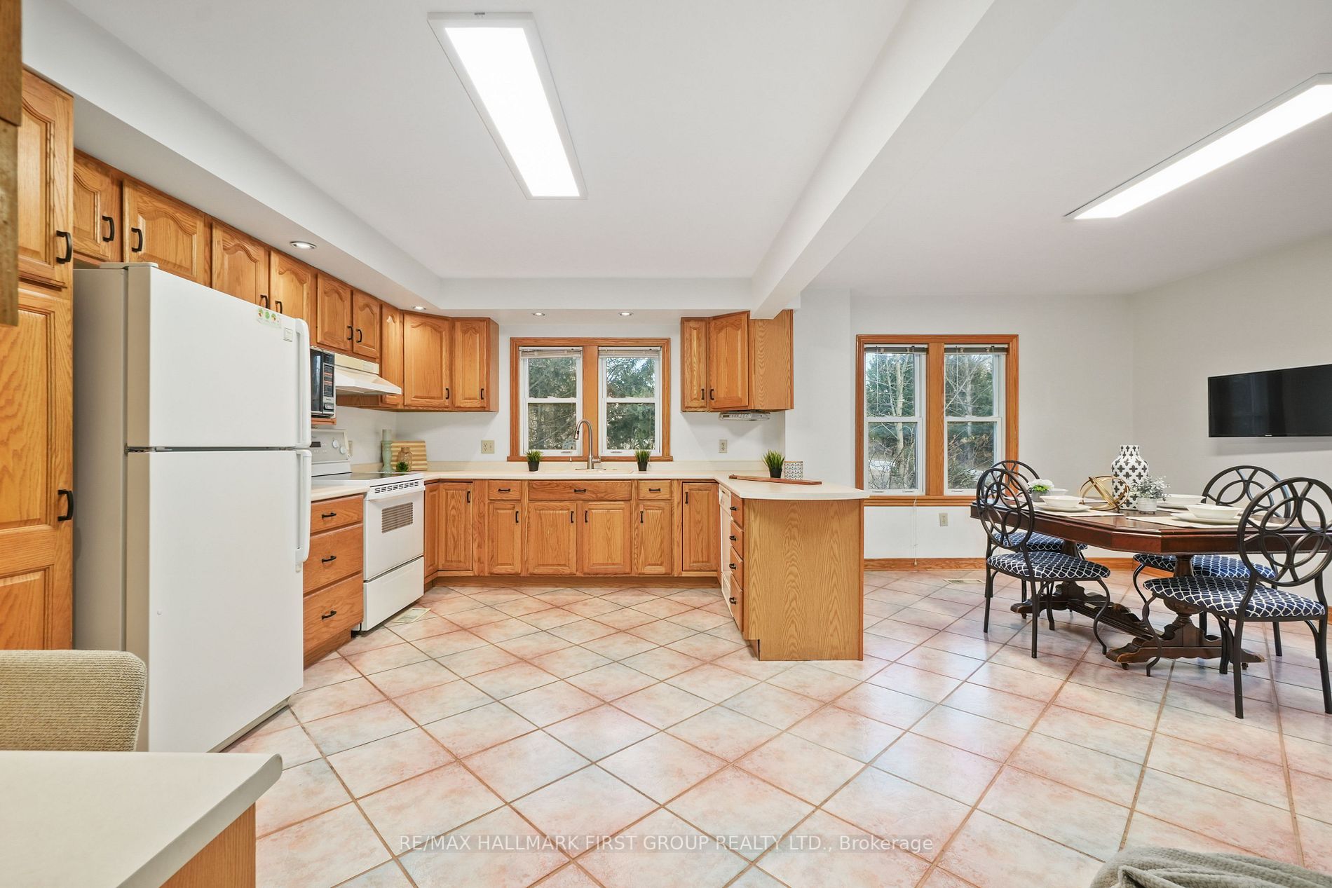 594 Dingman Rd