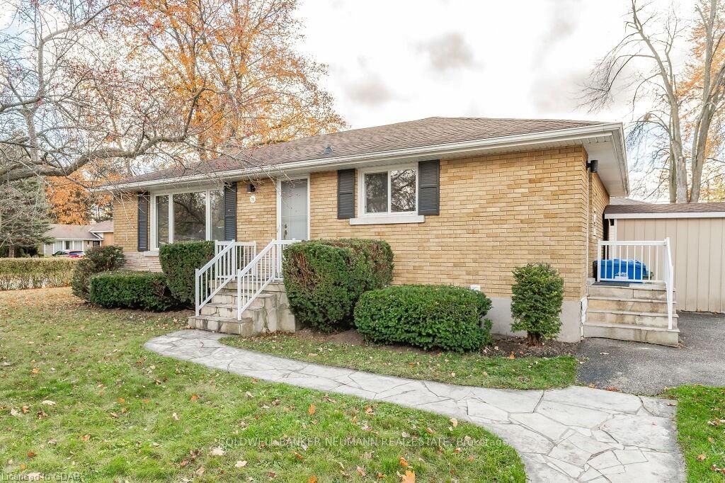 70 Freeman Ave