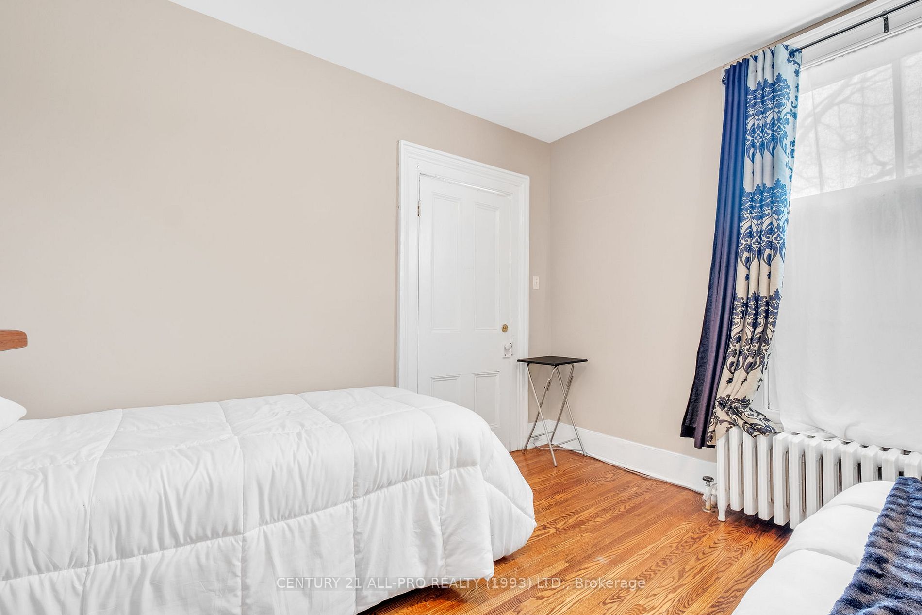 148-150 King St W