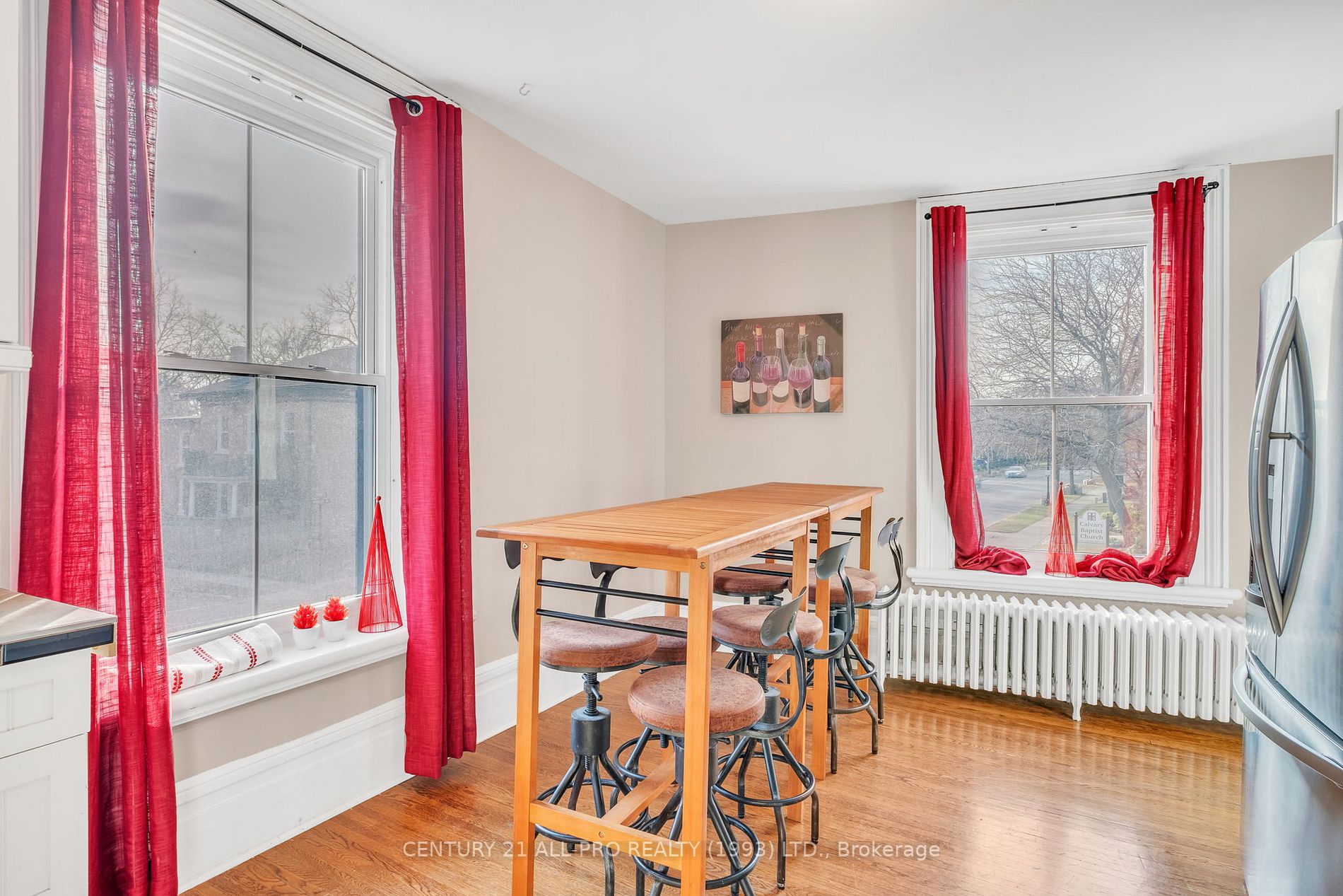 148-150 King St W