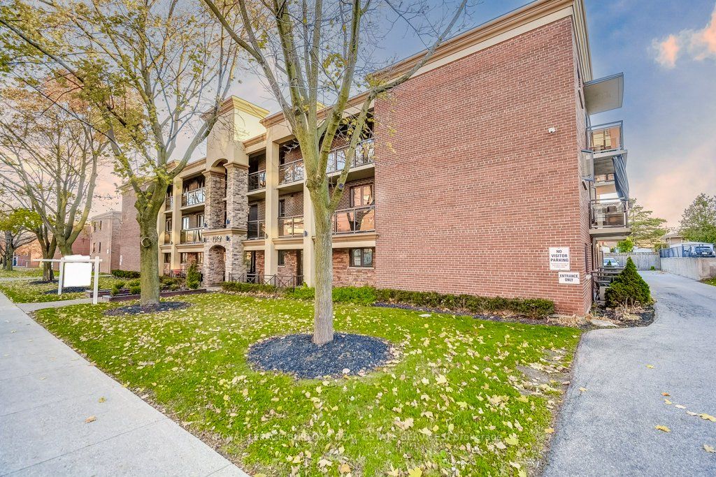 1212 Fennell Ave E, #104