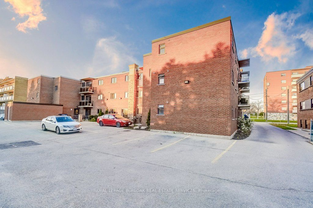 1212 Fennell Ave E, #104