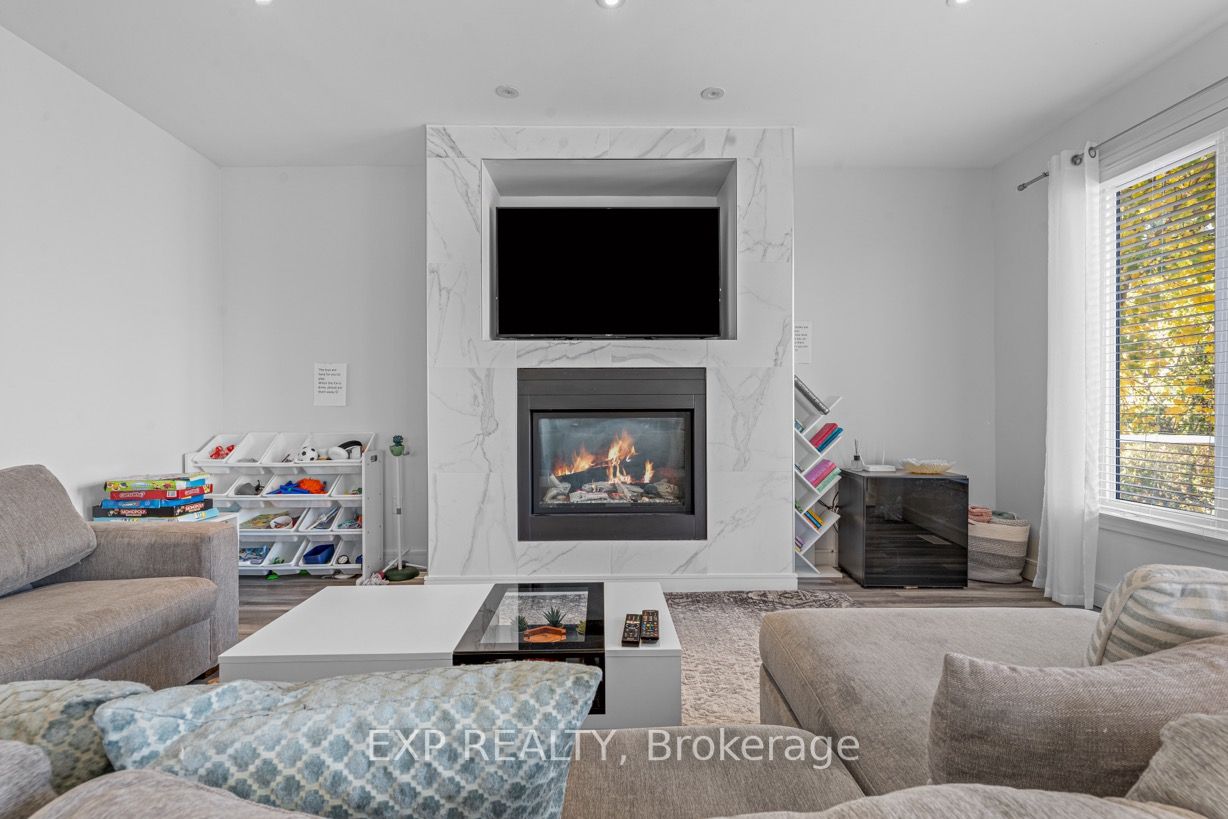 10349 Lakeshore Rd W