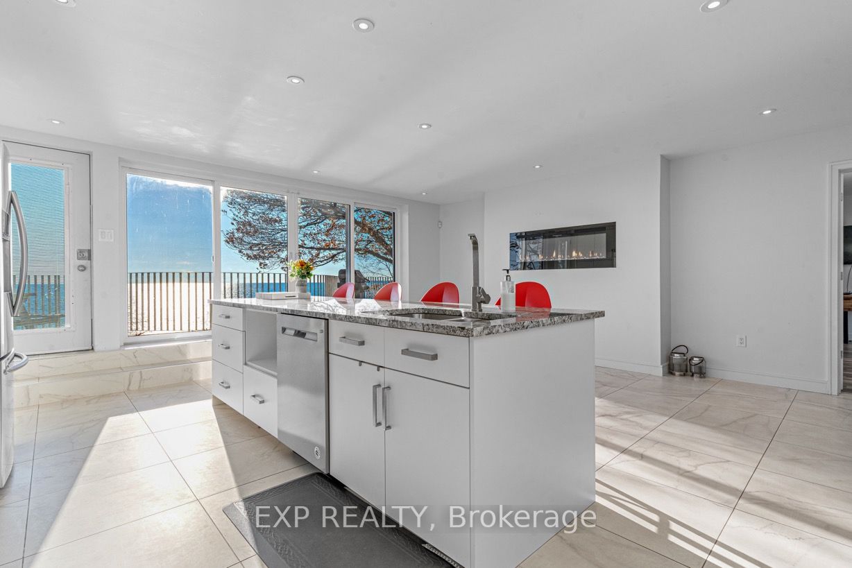 10349 Lakeshore Rd W