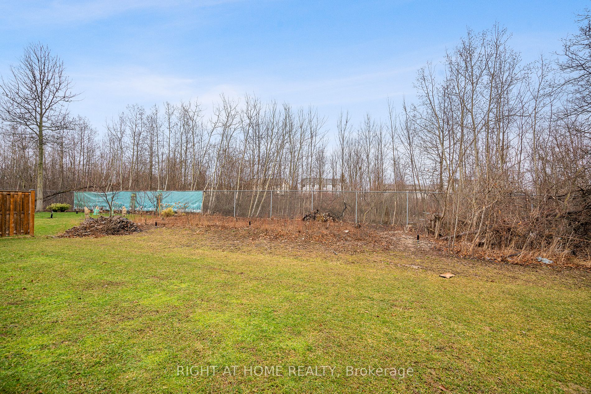 7221 Lionshead Ave, #Upper