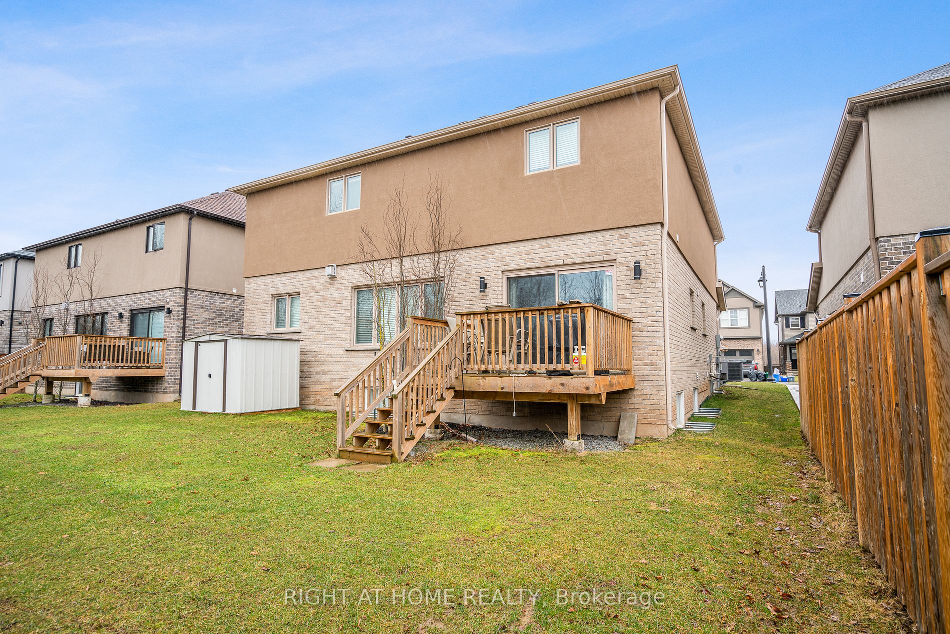 7221 Lionshead Ave, #Upper