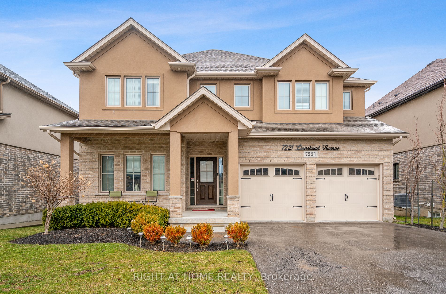 7221 Lionshead Ave, #Upper