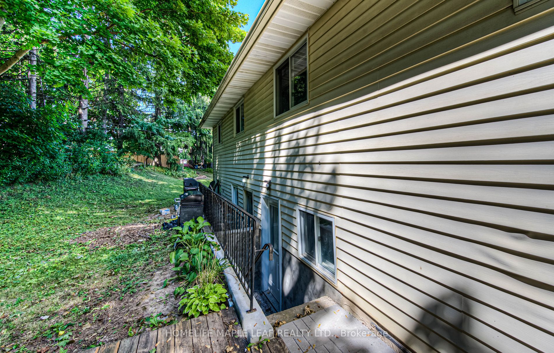 391 Churchill Crt, #A