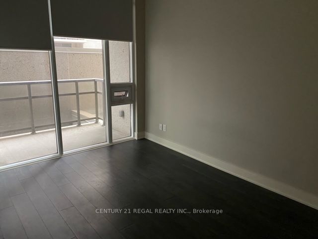 150 Main St W, #415