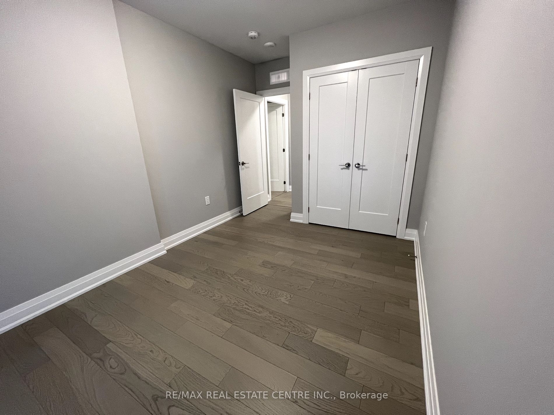 71 Wyndham St S, #303