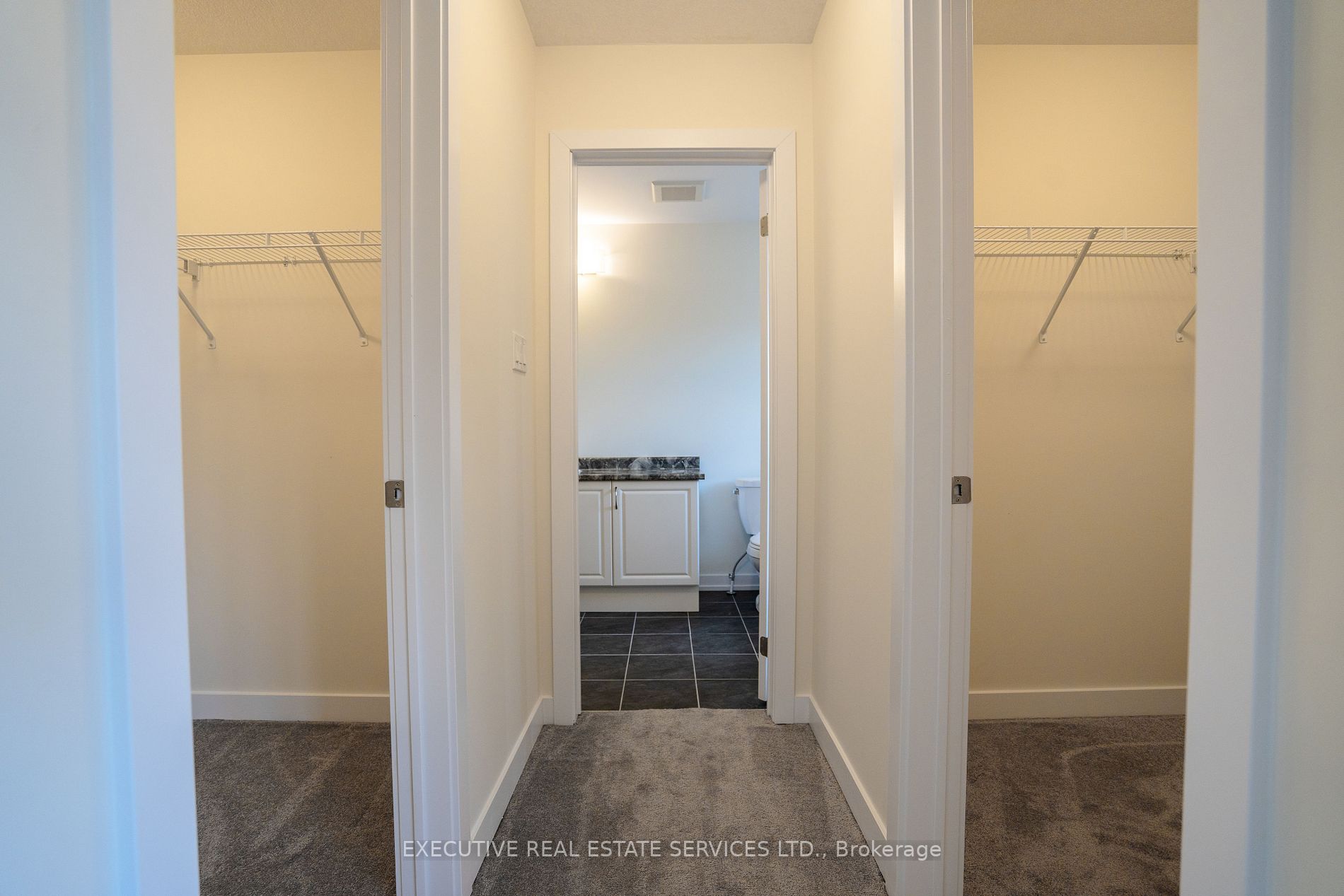 206 Wilmot Rd