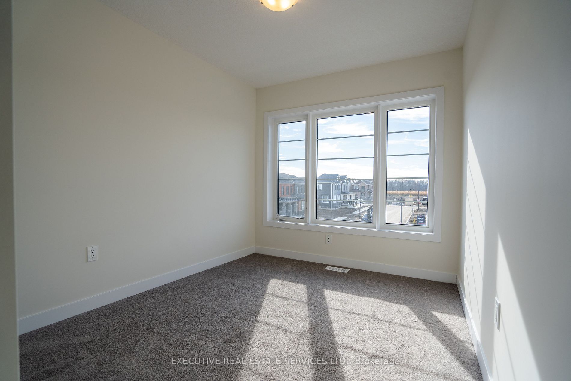 206 Wilmot Rd
