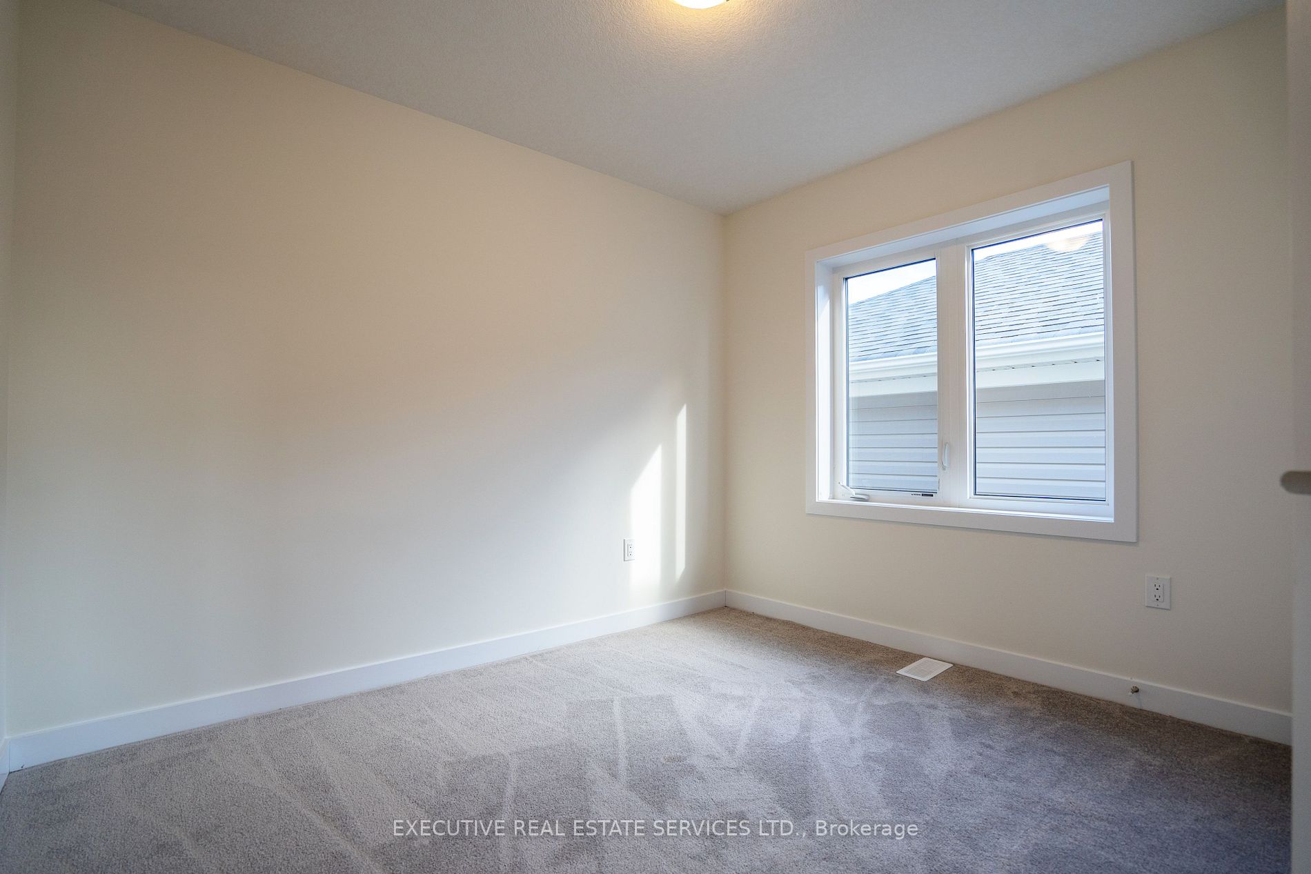 206 Wilmot Rd