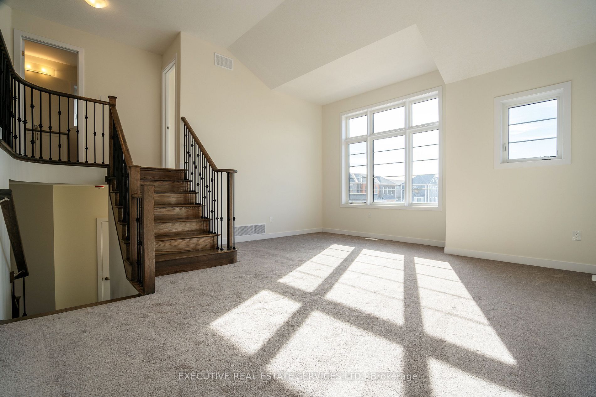 206 Wilmot Rd