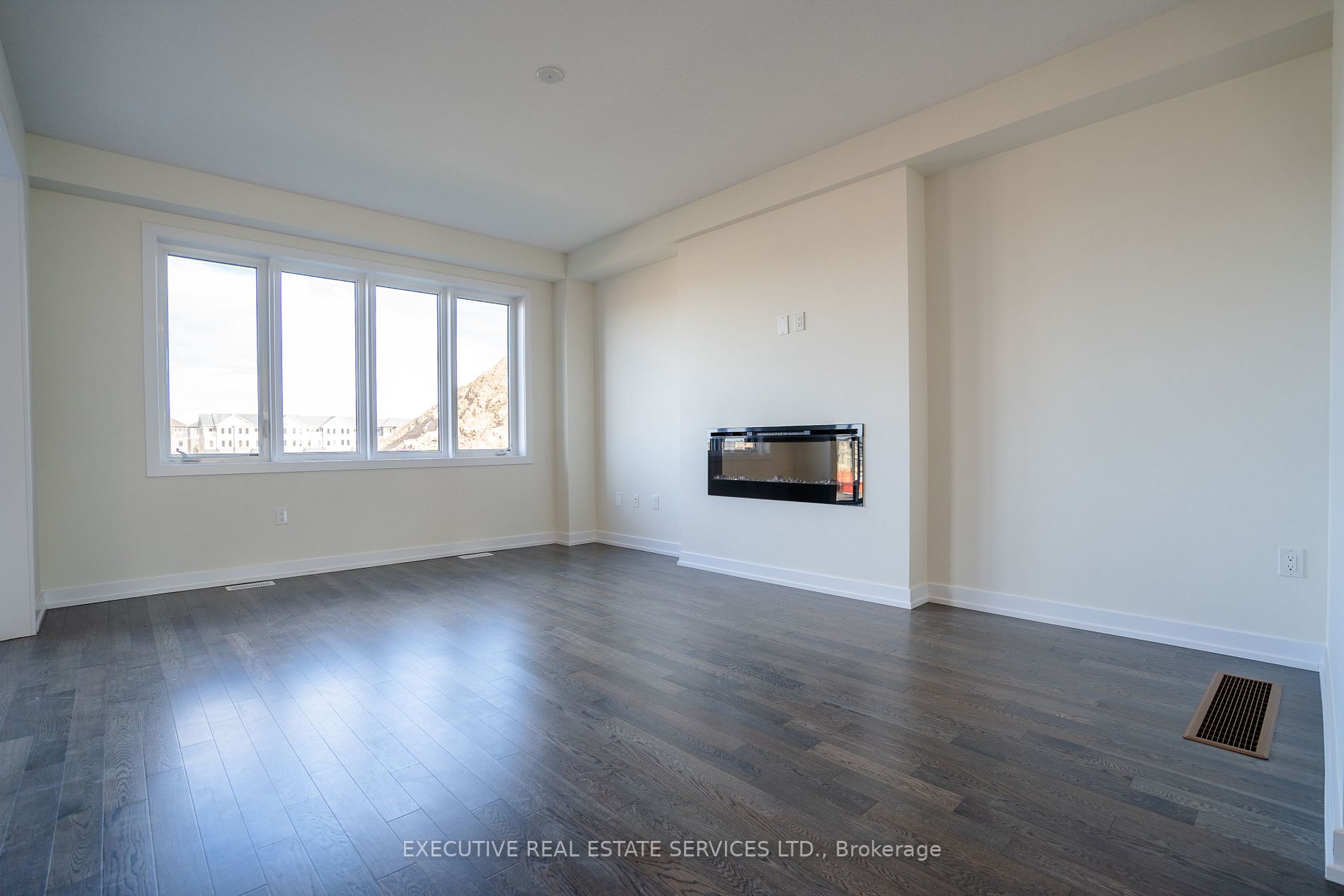206 Wilmot Rd