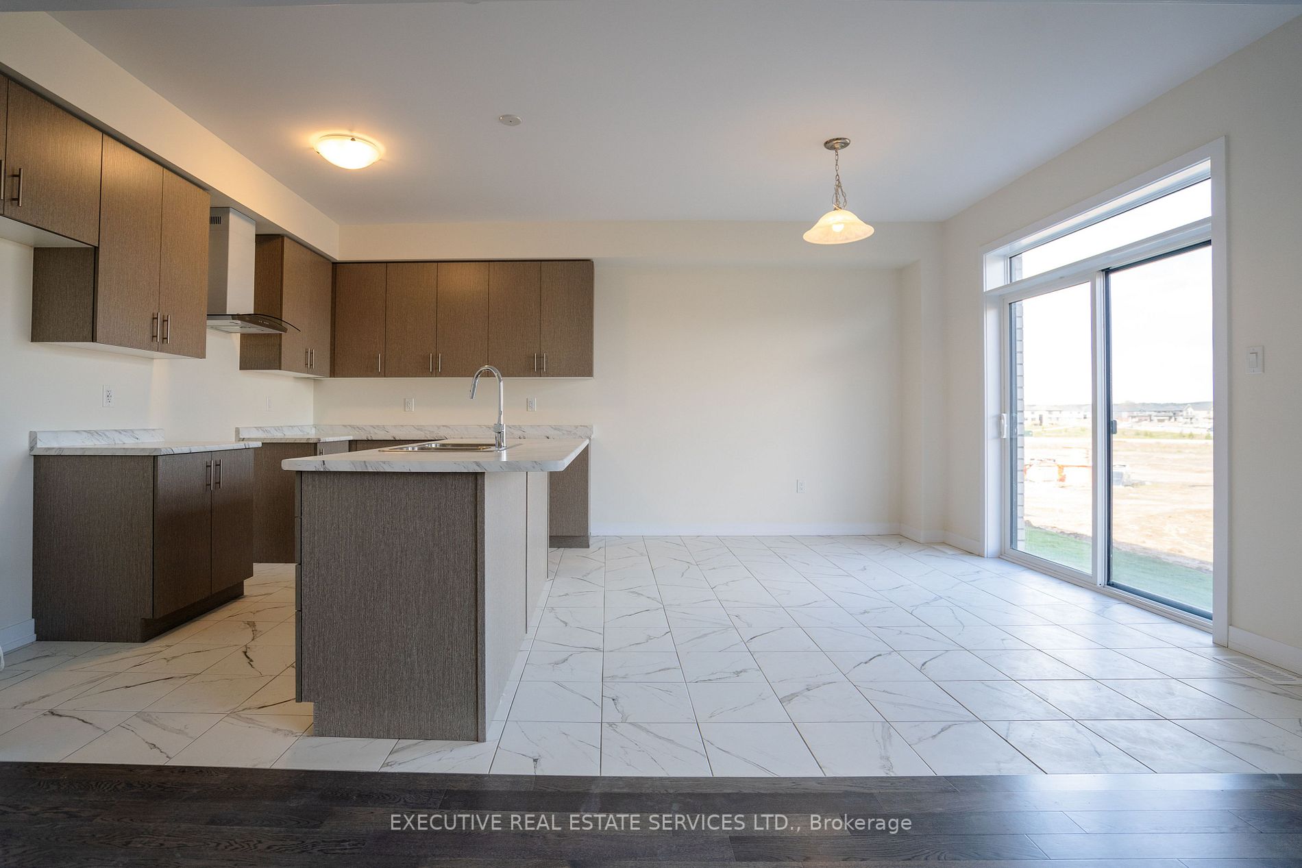 206 Wilmot Rd