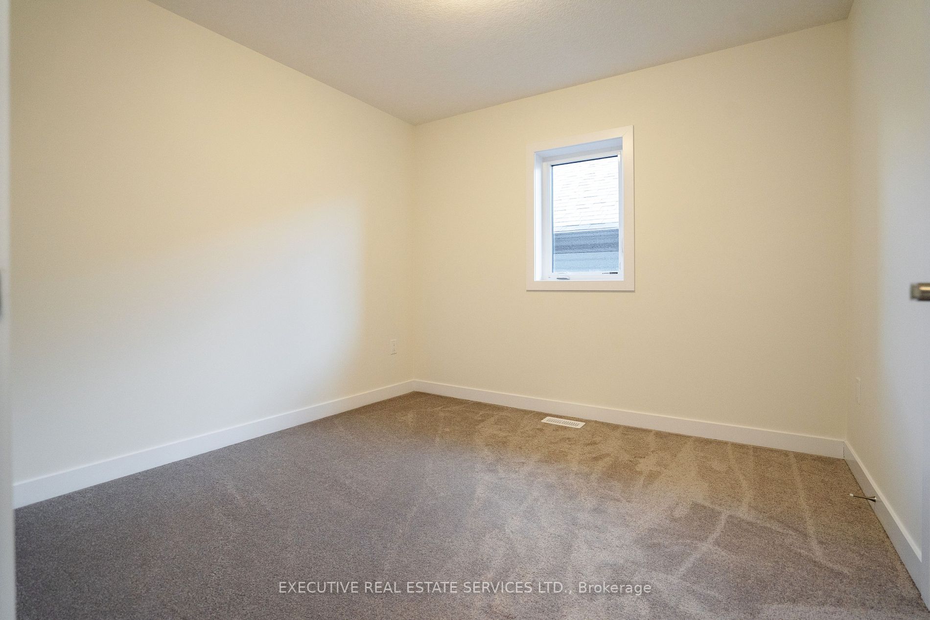 206 Wilmot Rd