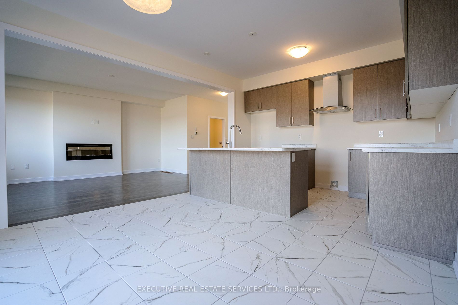 206 Wilmot Rd