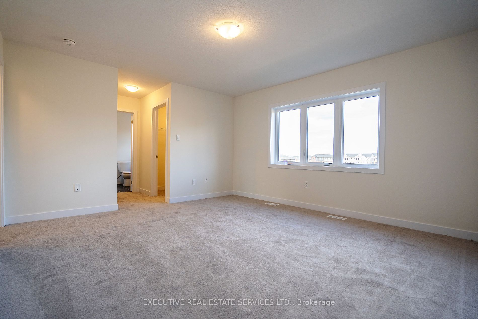206 Wilmot Rd