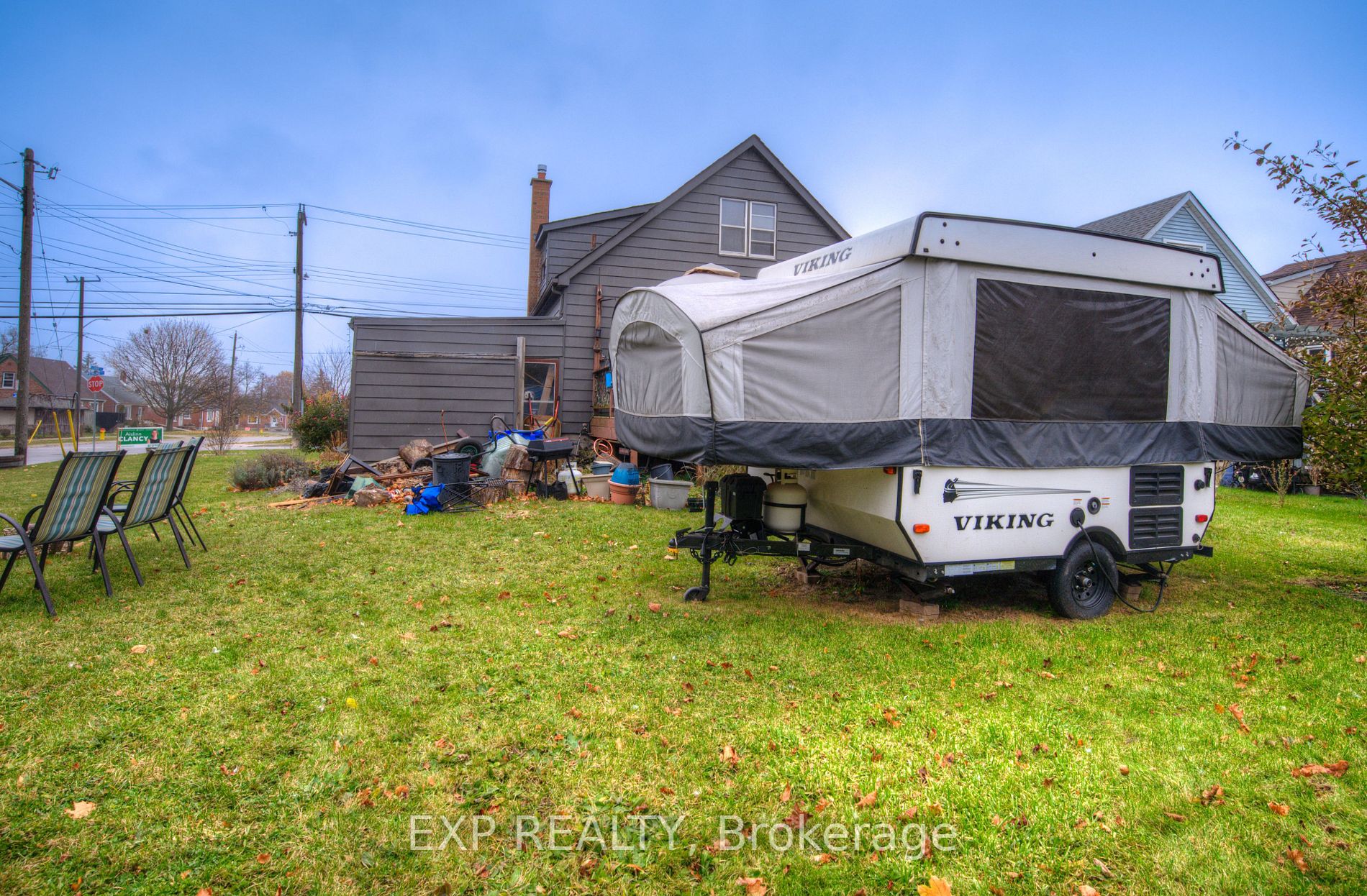 536 Stirling Ave S