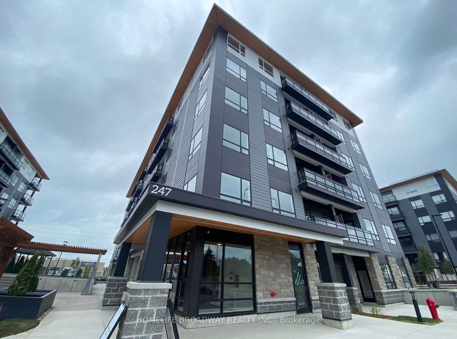 247 Northfield Dr E, #506