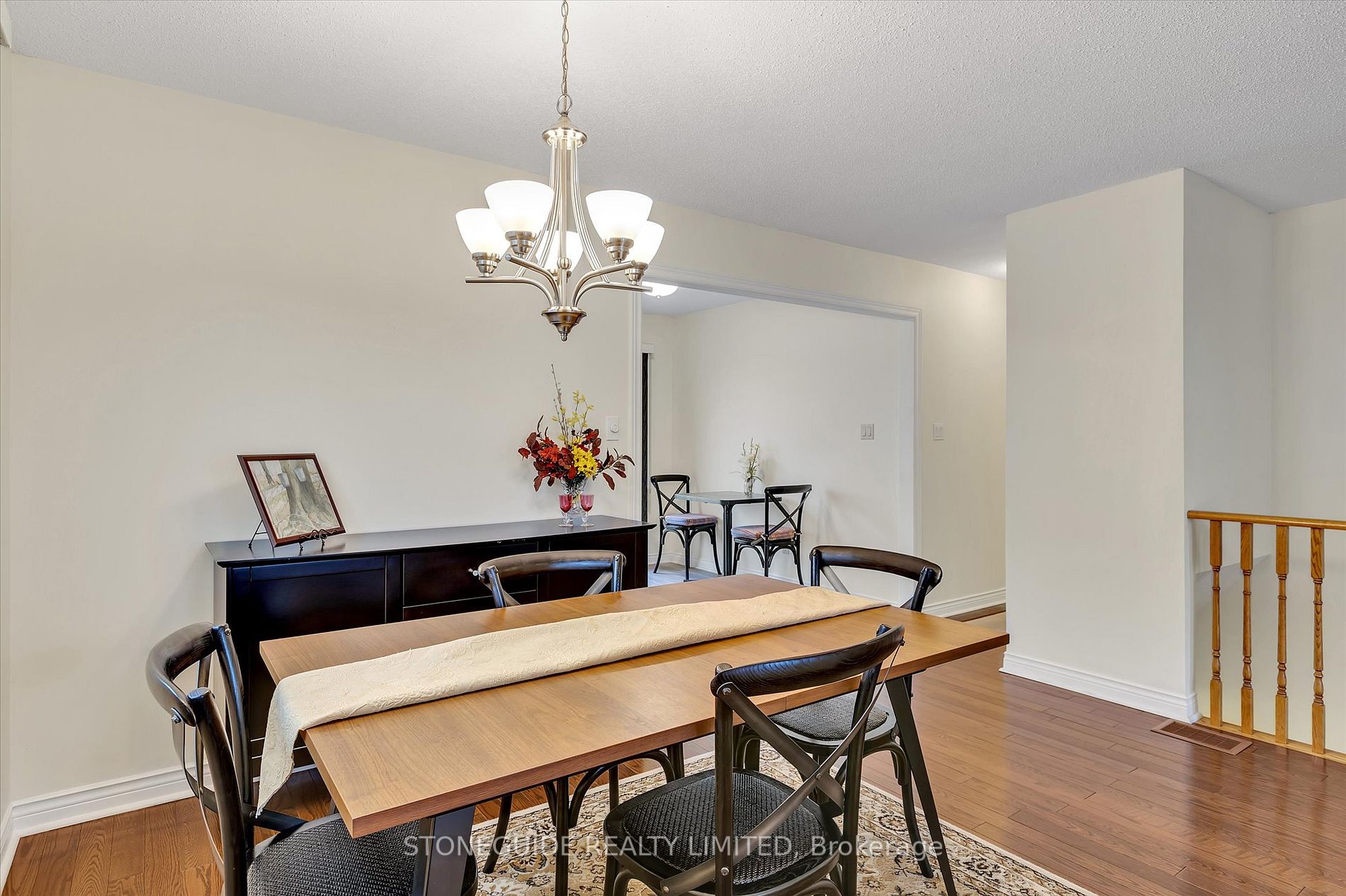 2546 Marsdale Dr