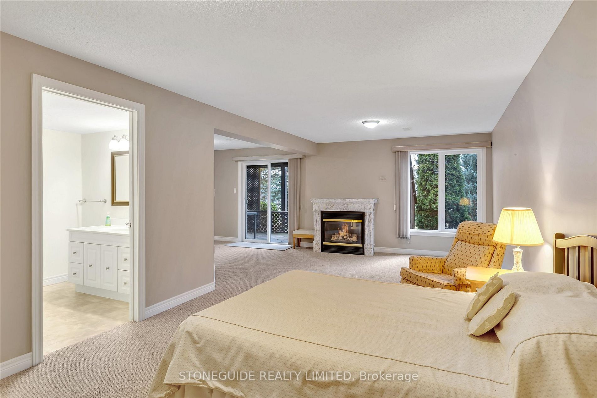 2546 Marsdale Dr