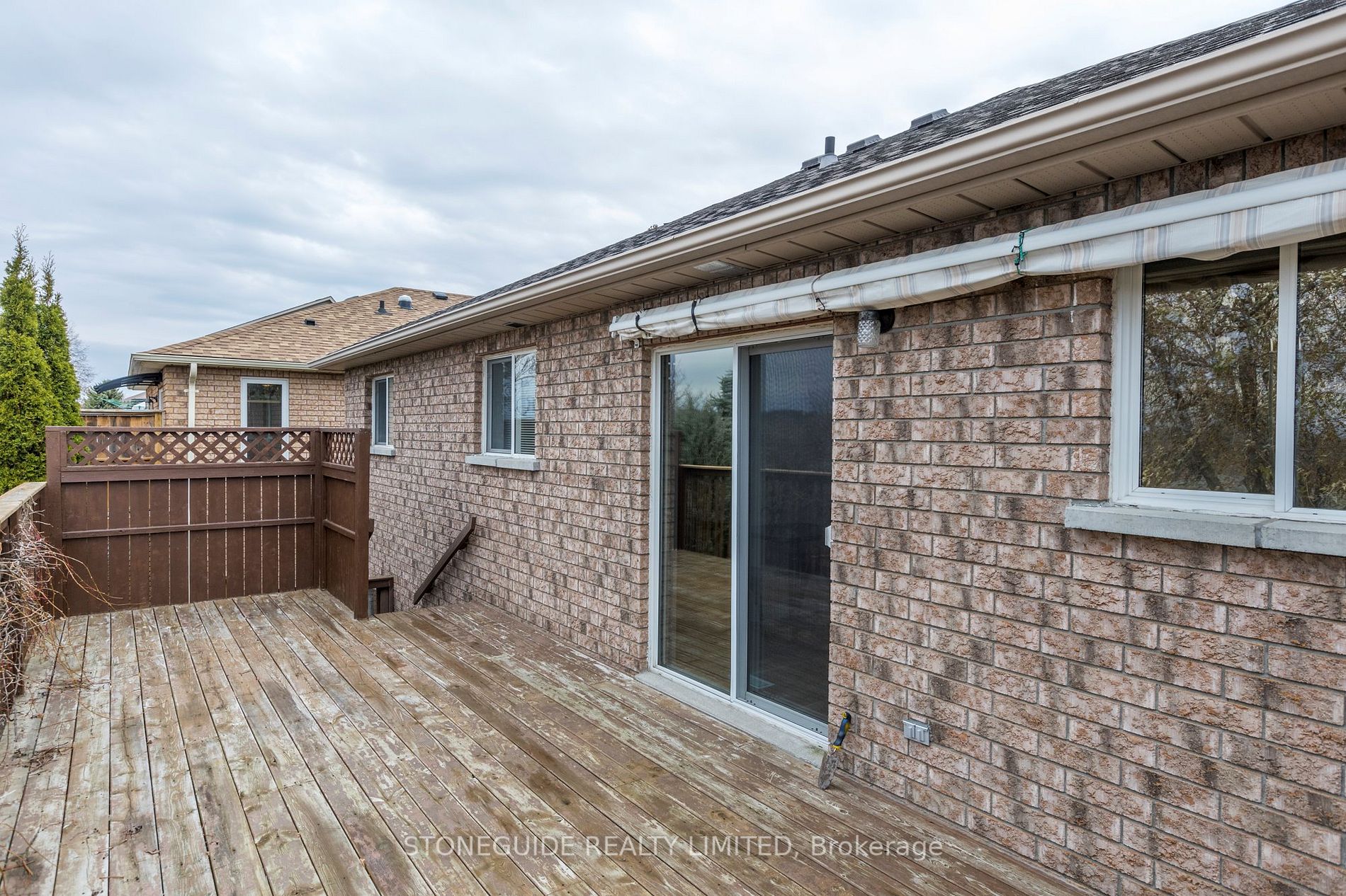 2546 Marsdale Dr