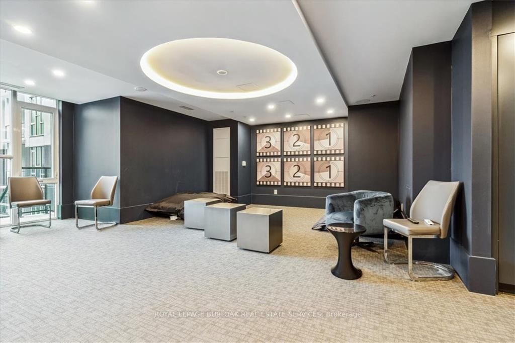 16 Concord Pl, #608