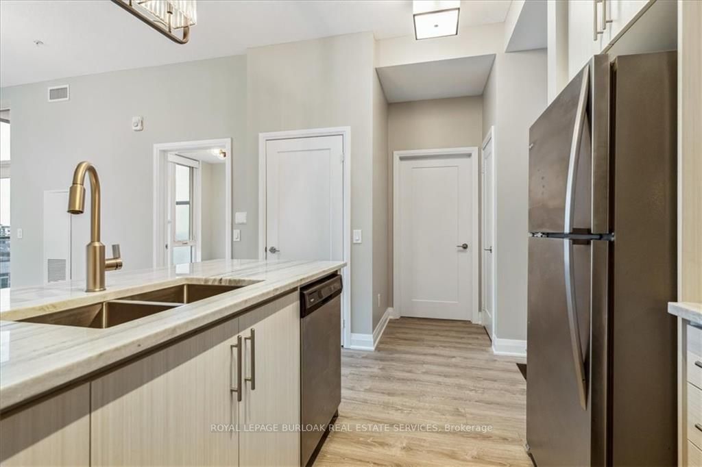 16 Concord Pl, #608