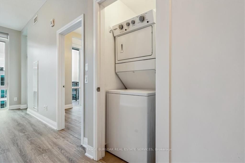 16 Concord Pl, #608