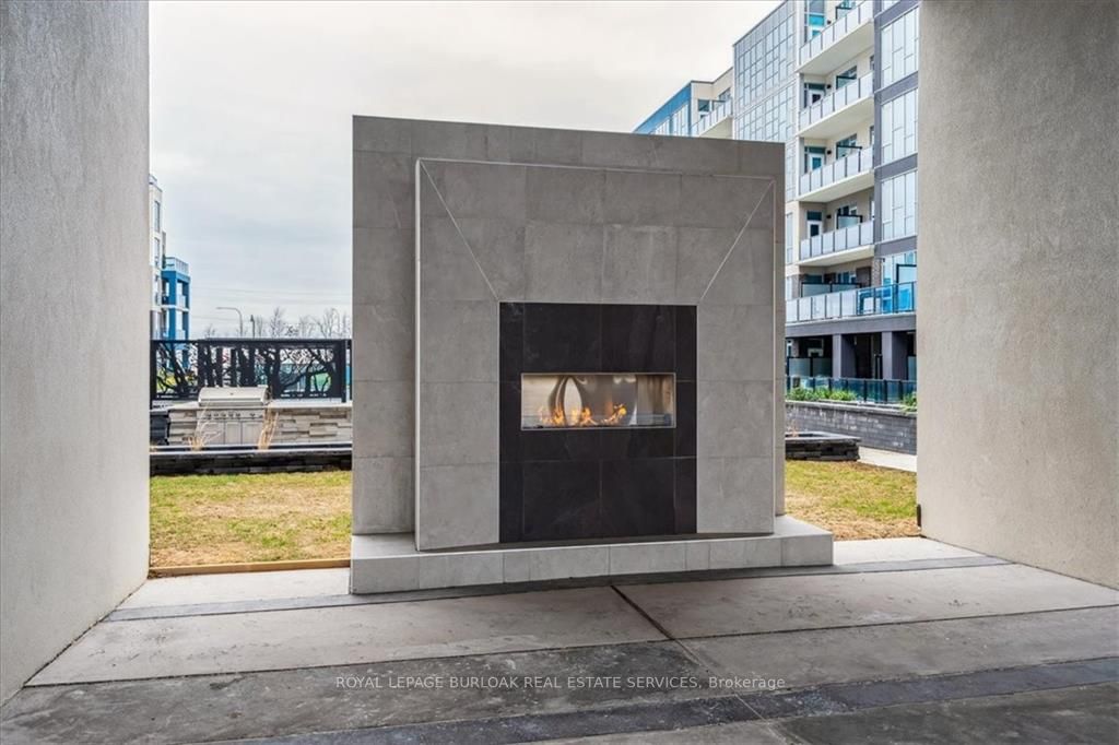 16 Concord Pl, #608