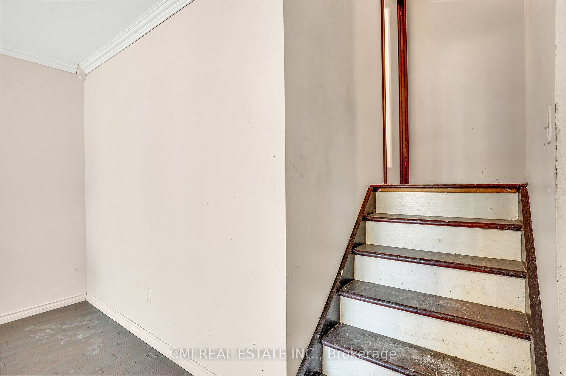 256 Magnolia Dr