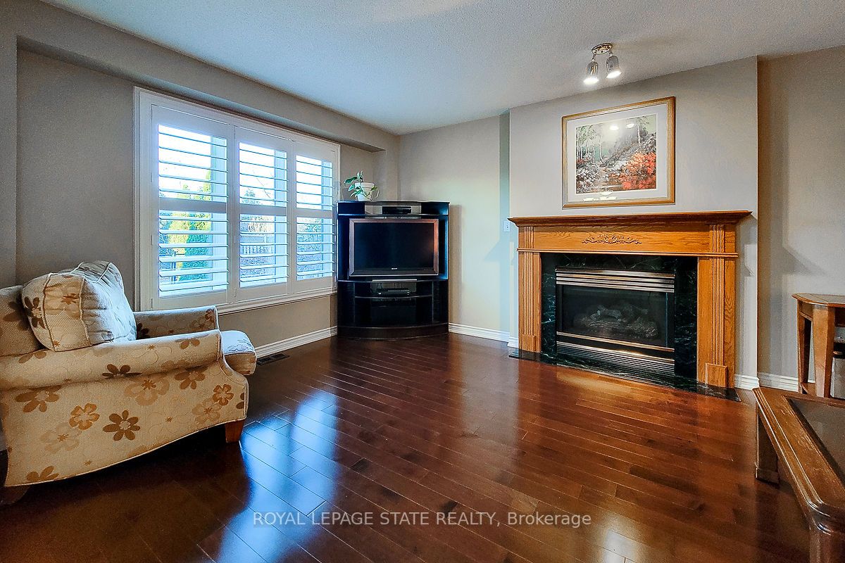 84 Glenhollow Dr
