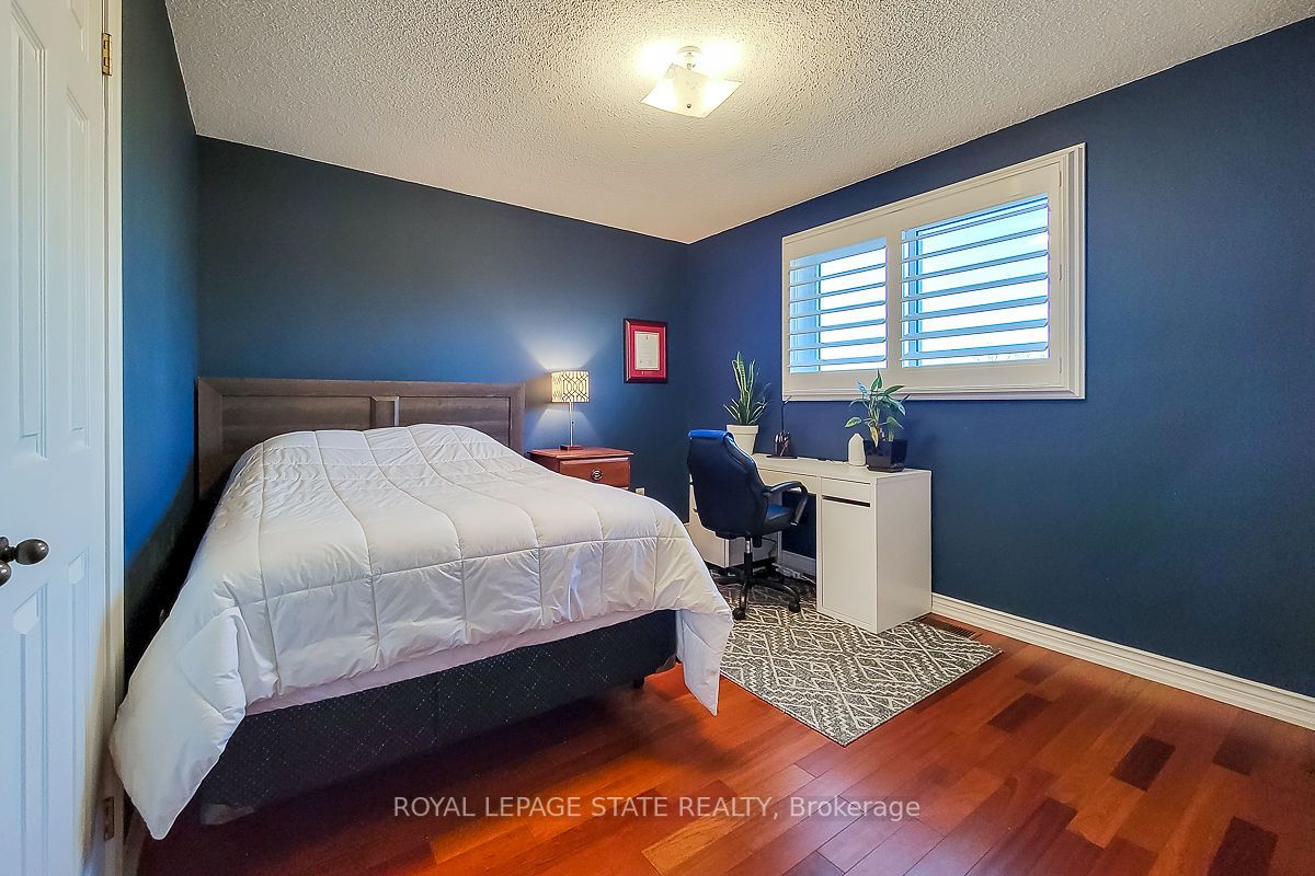 84 Glenhollow Dr