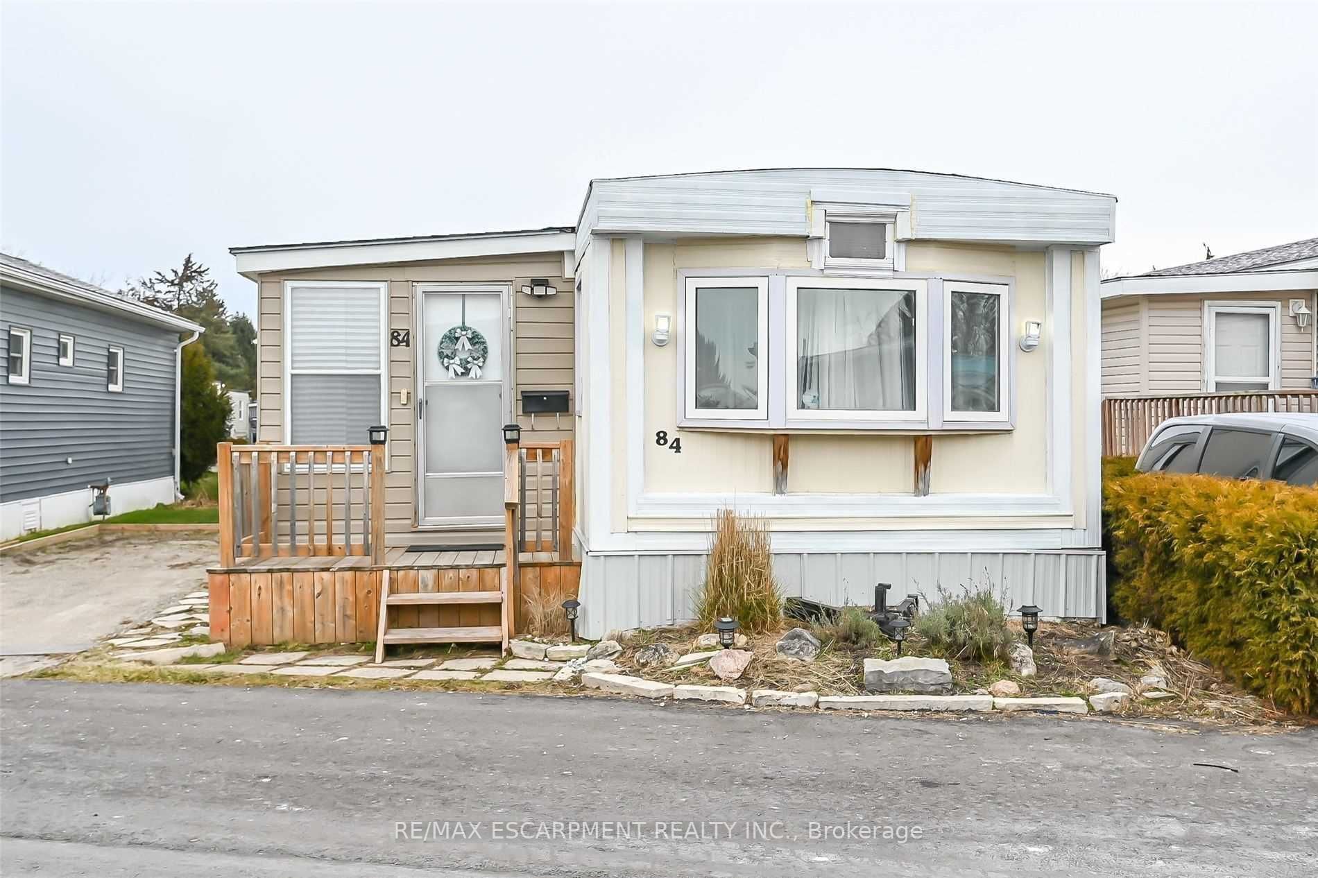 2189 Dundas St, #84