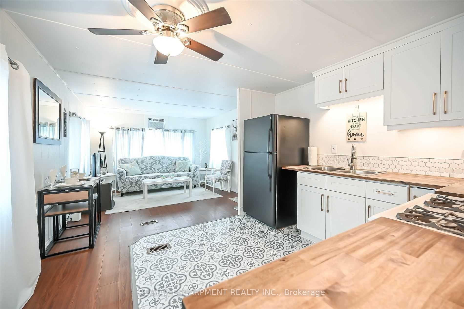 2189 Dundas St, #84