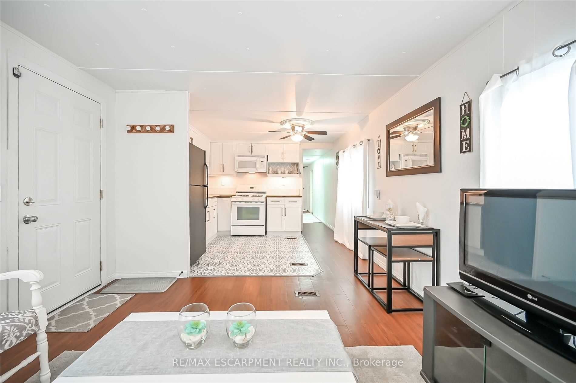 2189 Dundas St, #84