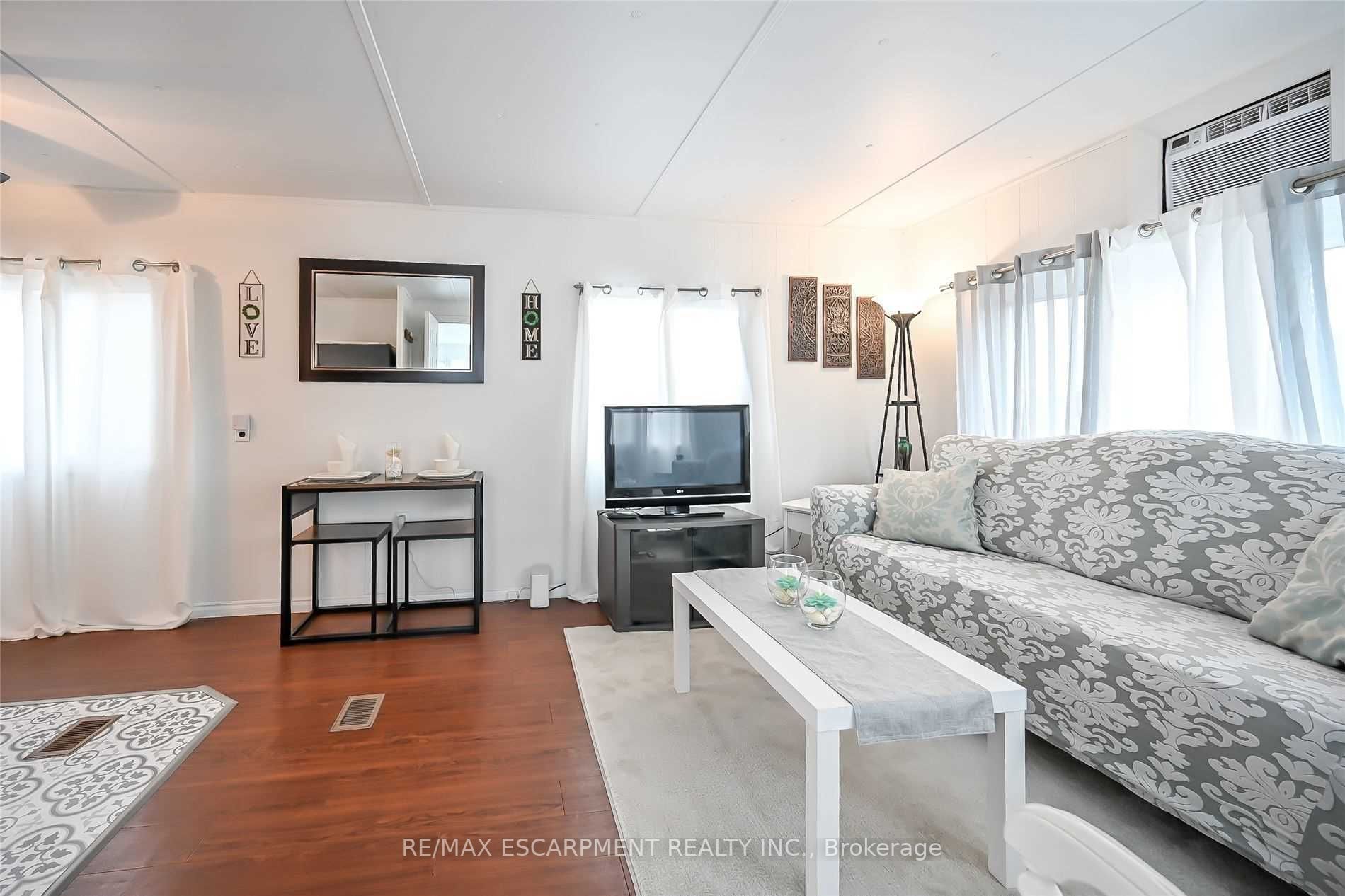 2189 Dundas St, #84