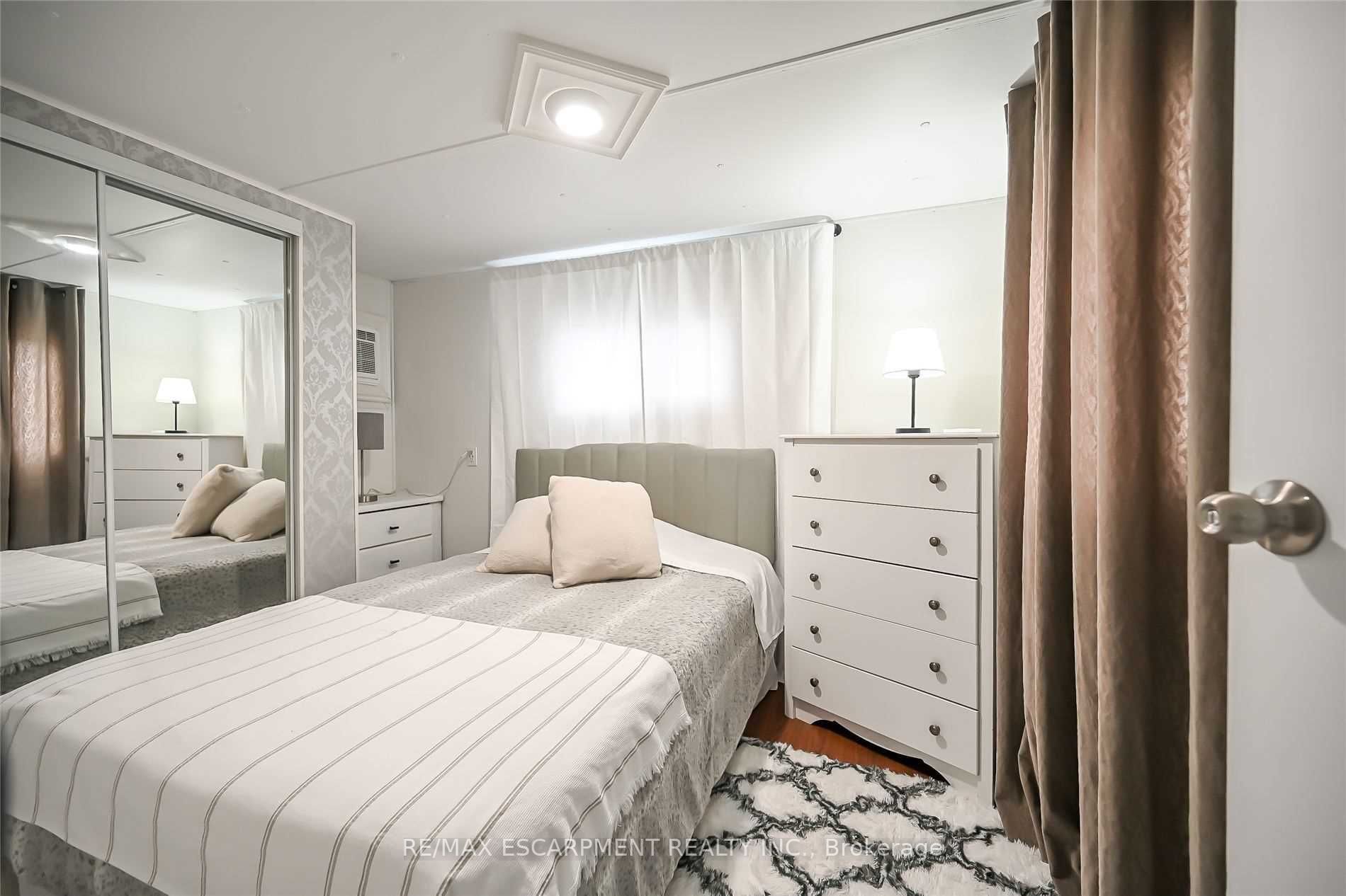 2189 Dundas St, #84