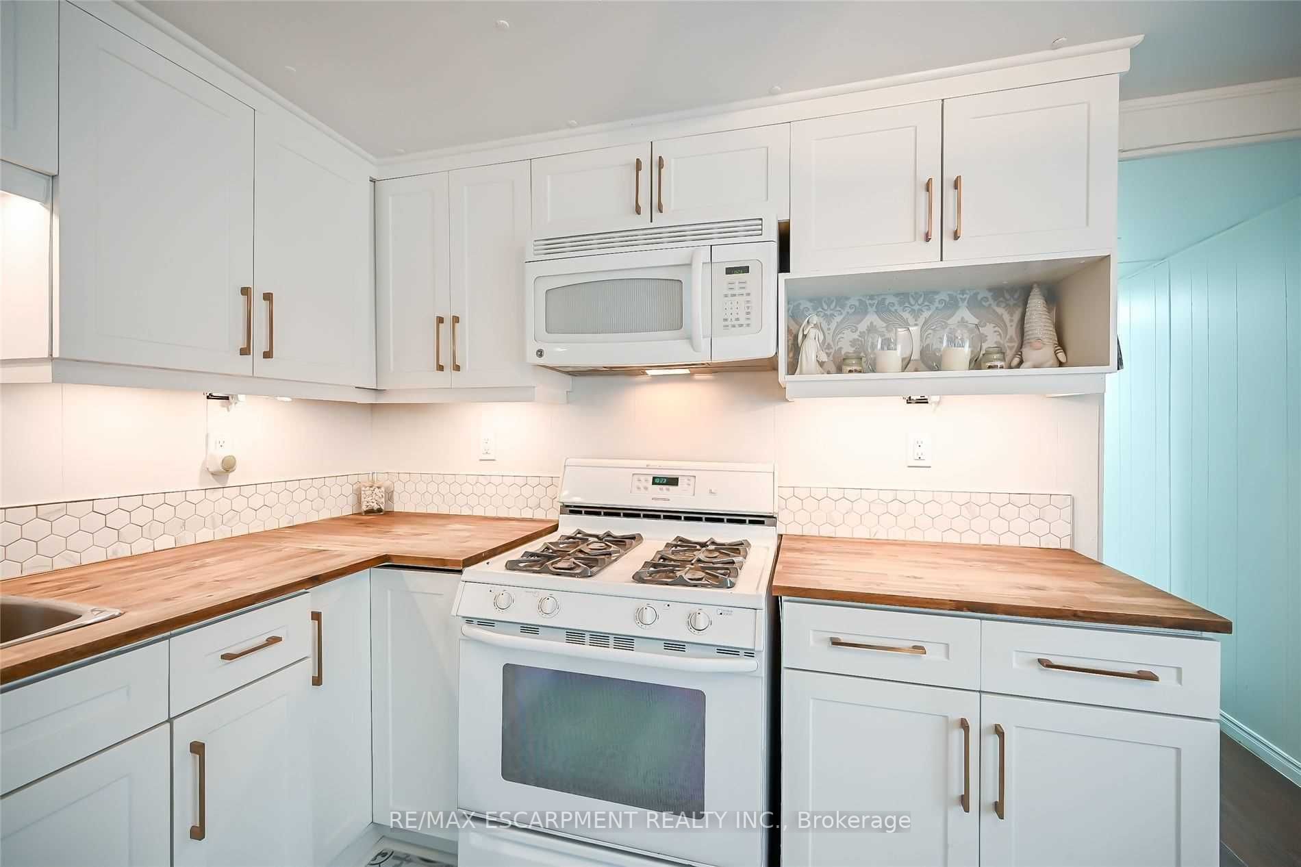 2189 Dundas St, #84