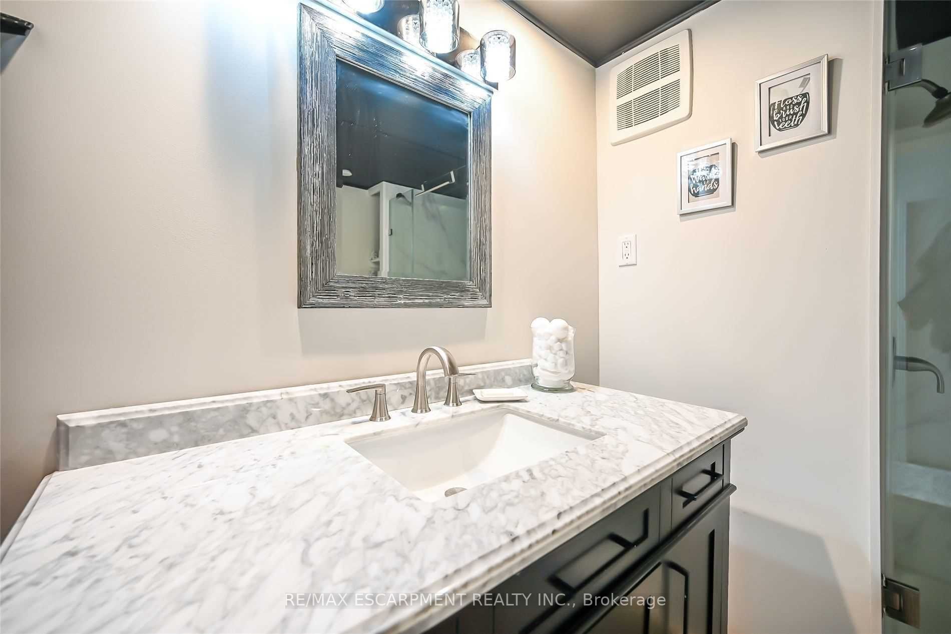 2189 Dundas St, #84
