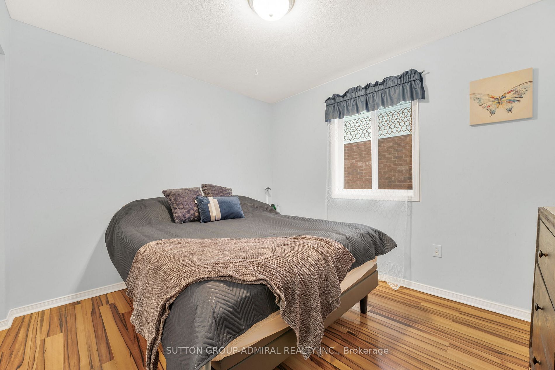 56 Sweeney Cres