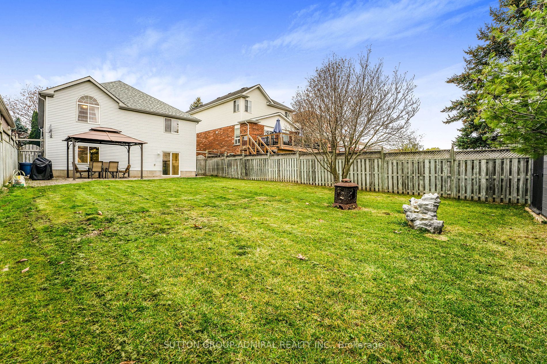 56 Sweeney Cres