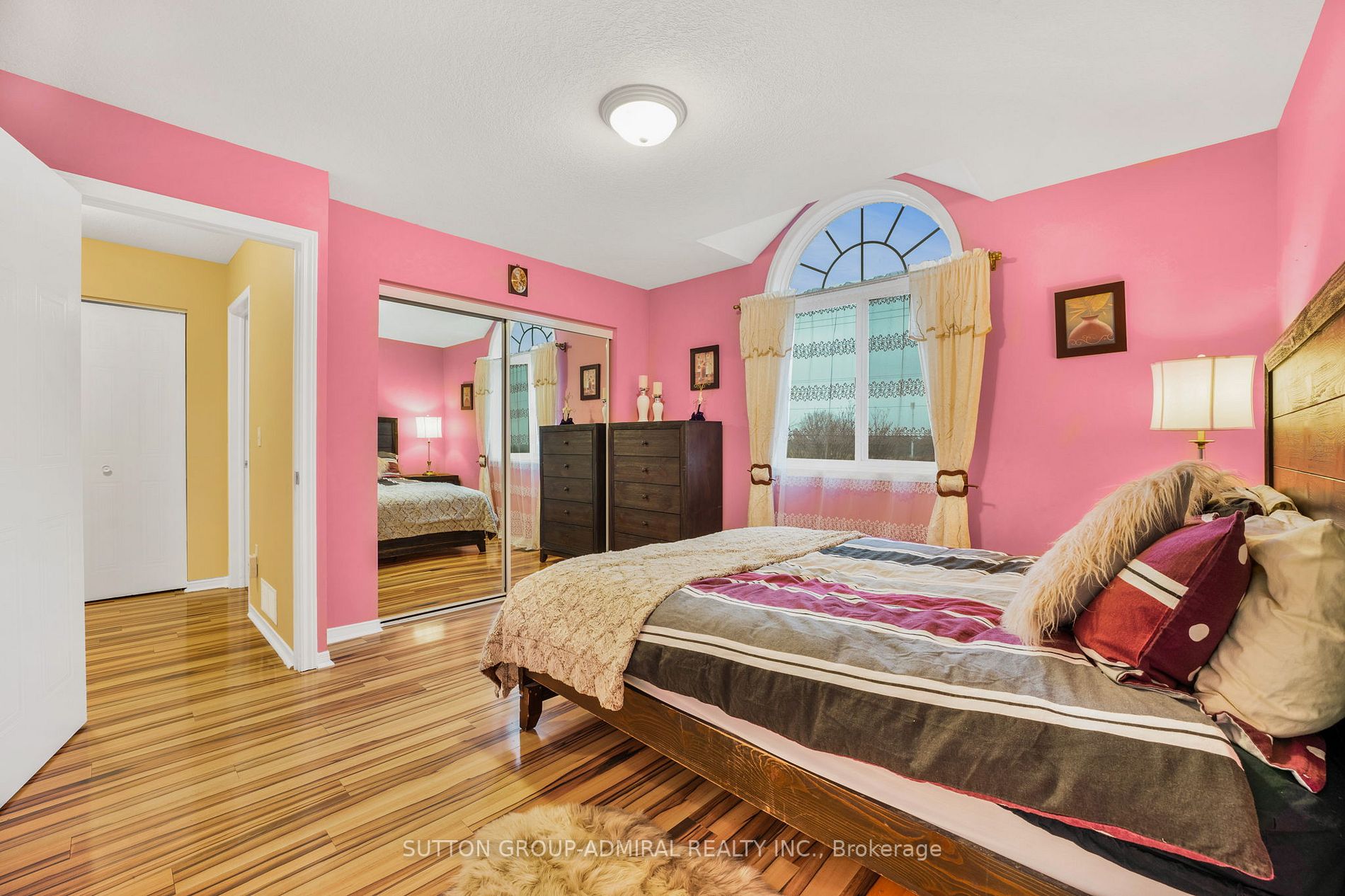 56 Sweeney Cres