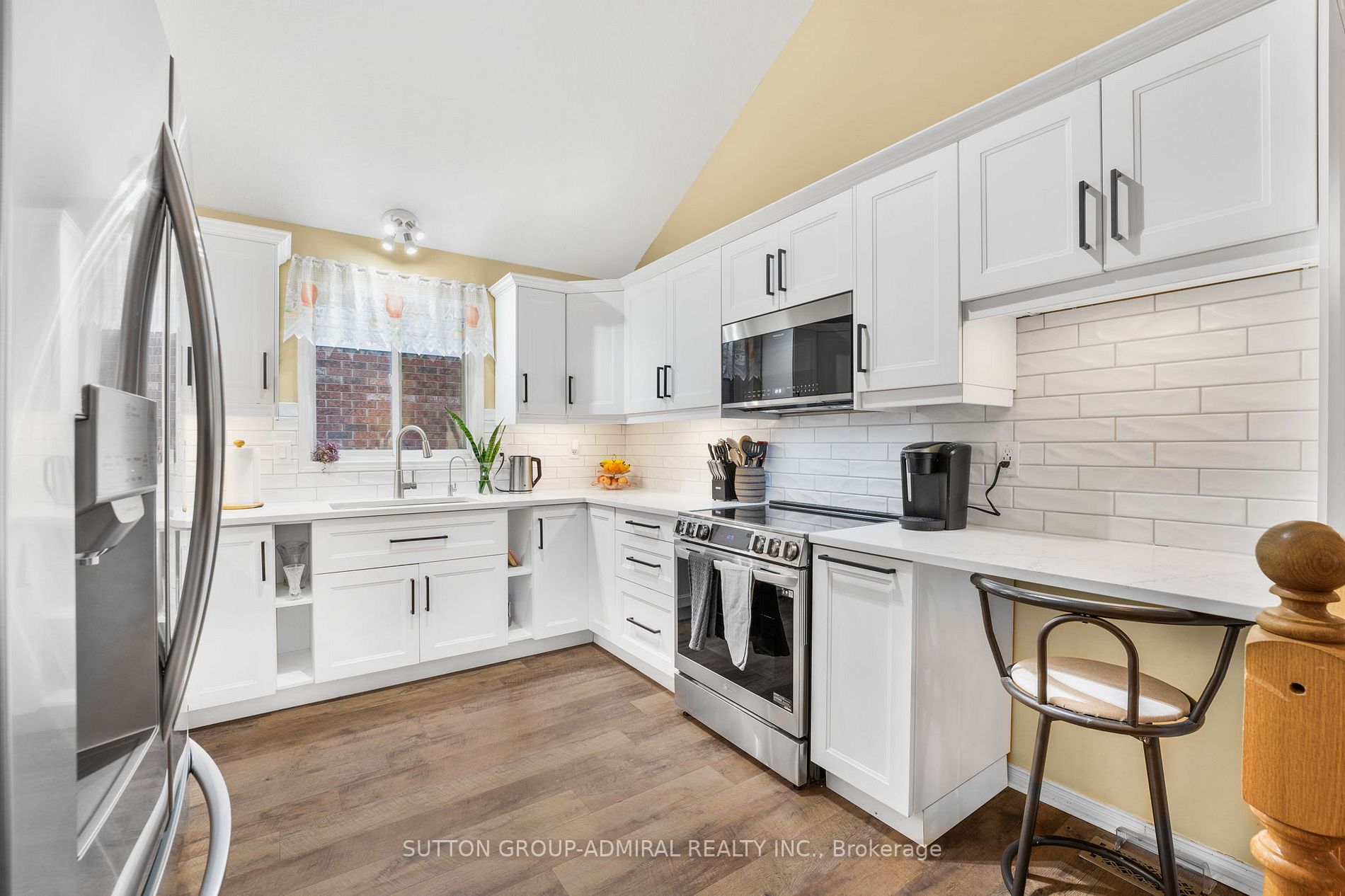 56 Sweeney Cres
