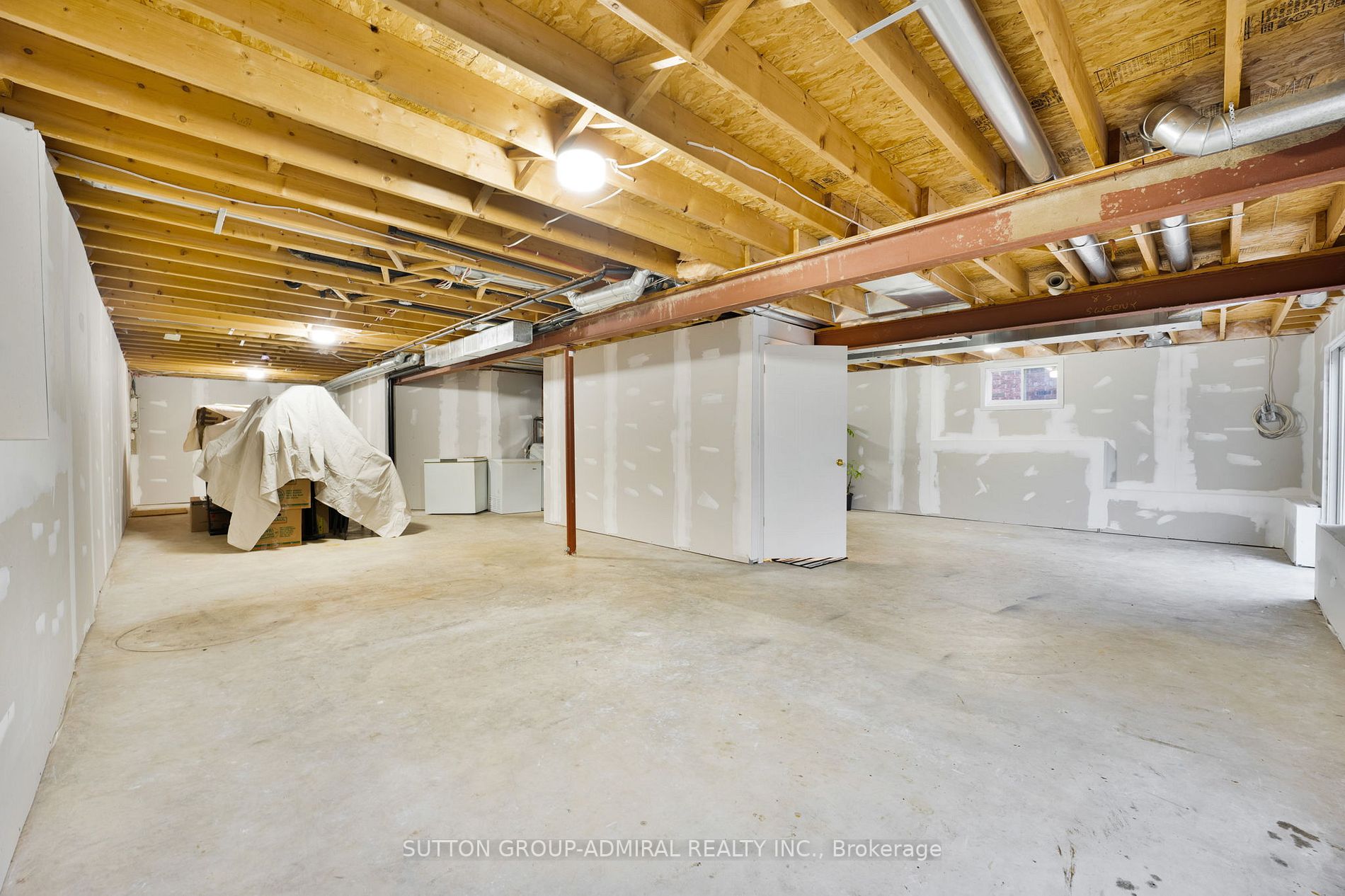 56 Sweeney Cres
