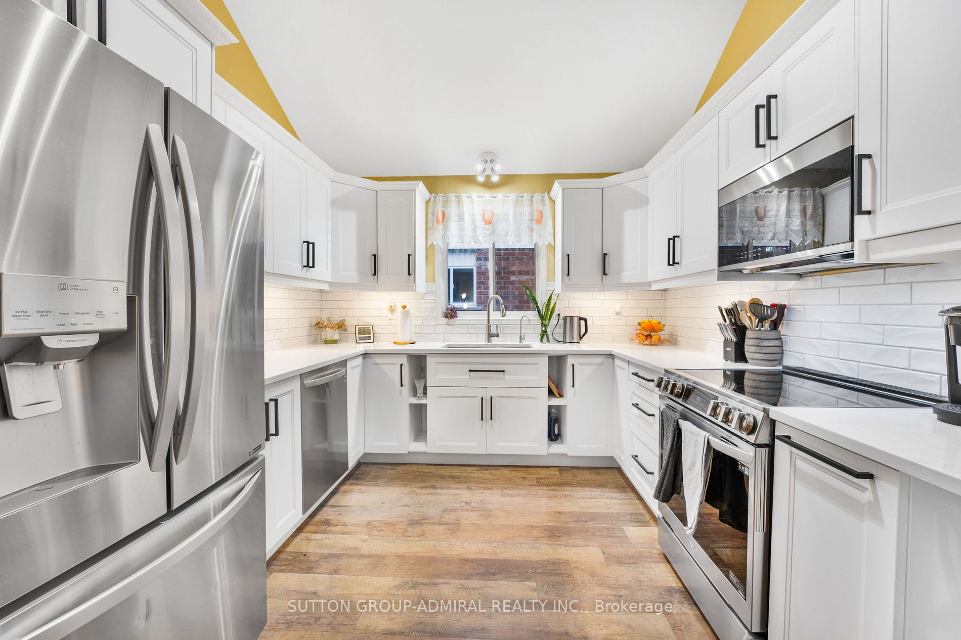 56 Sweeney Cres